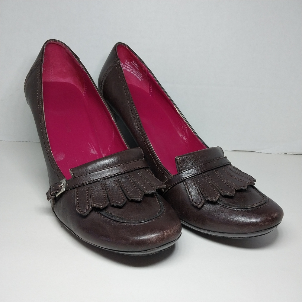 Tommy Hilfiger Women's size 10M Y2K Brown Leather Kiltie Pump Block Heels